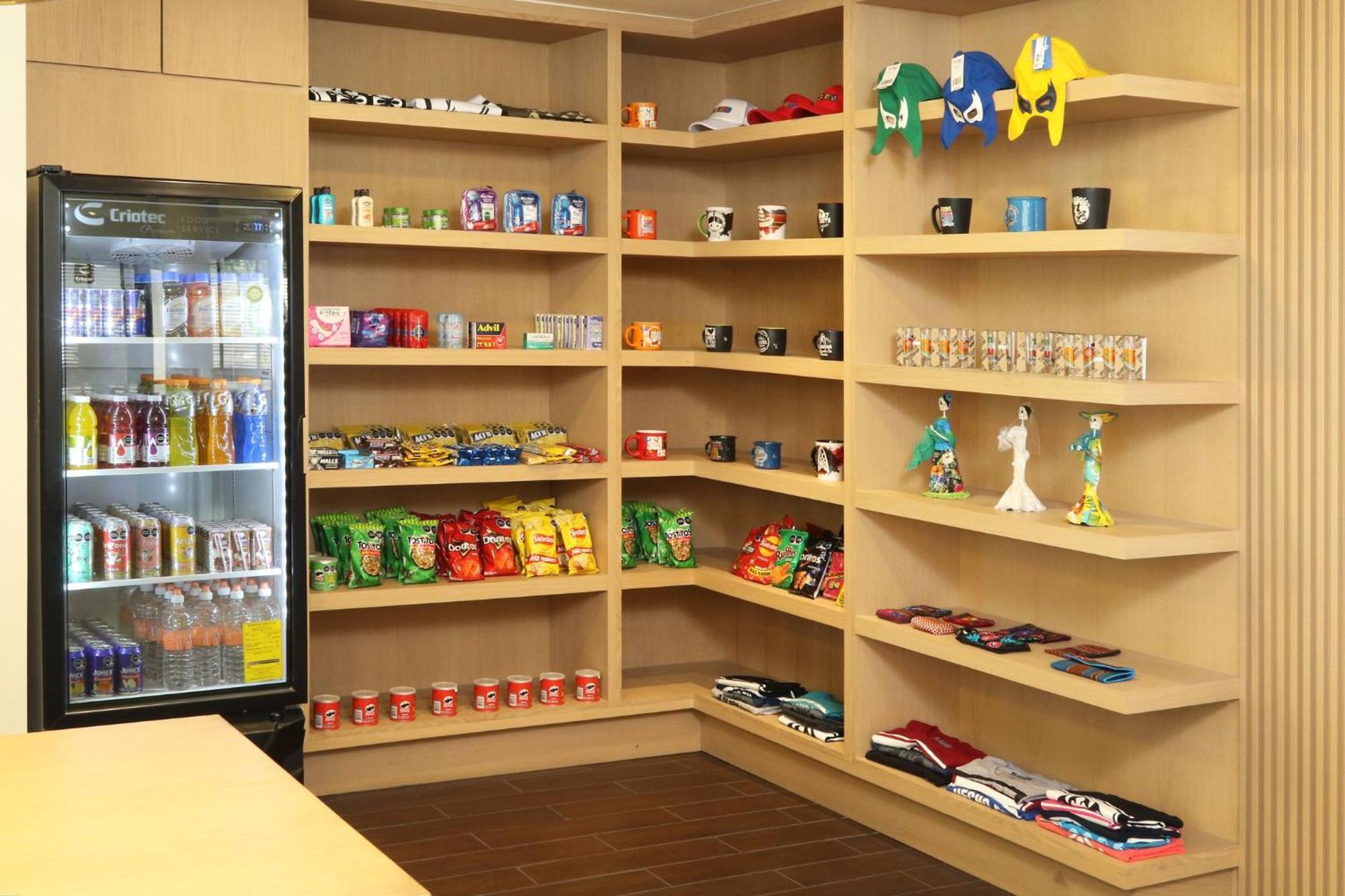 假日酒店里约提华纳店 外观 照片